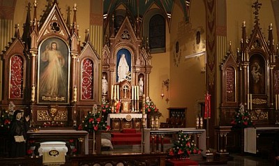 Chapel of the miraculous image of the Merciful Jesus and the tomb of St. Faustina